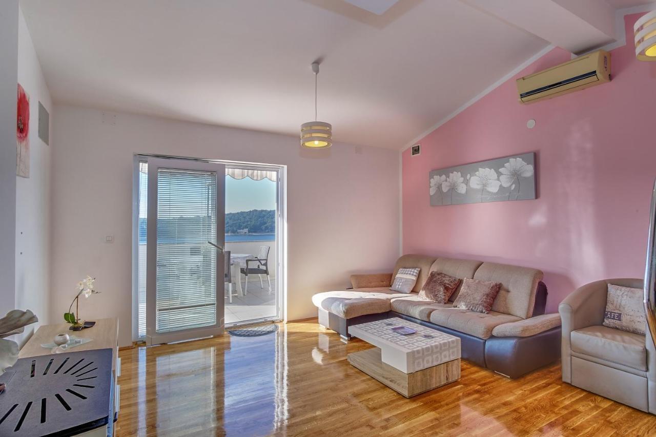 Apartments Zerjav Mali Lošinj Екстериор снимка